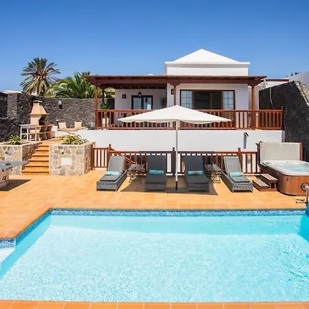Vistas Al Mar, Piscina Climatizada Y Jacuzzi *